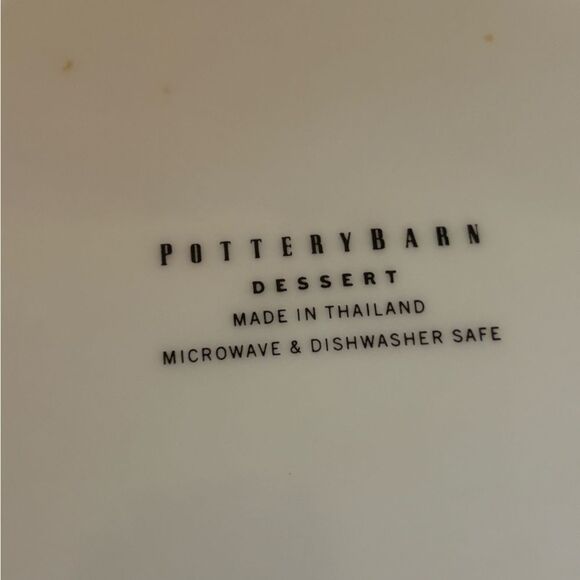 Pottery Barn Dessert Set Of 4 8.25" Plates Strawberry Shortcake Brownie Ala Mode - Picture 4 of 9